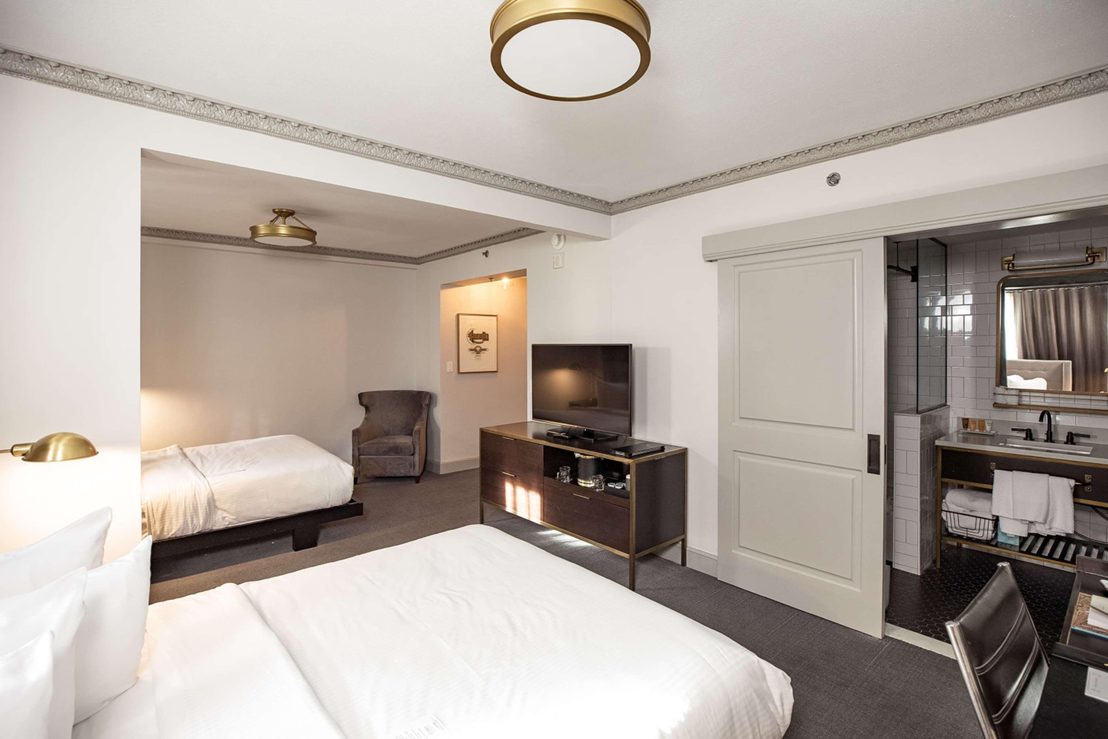 Hotel Phillips Kansas City, Curio Collection By Hilton Luaran gambar