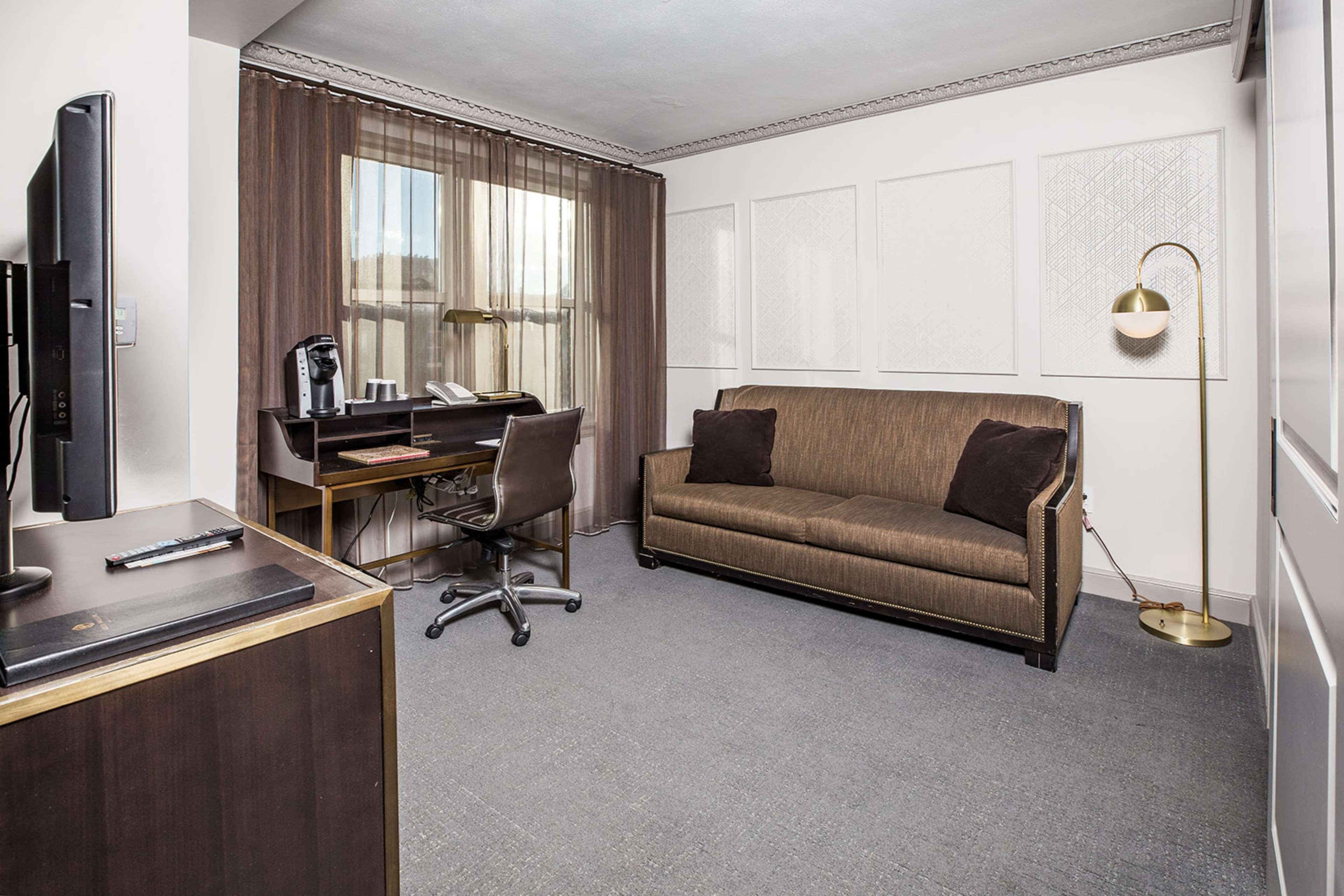 Hotel Phillips Kansas City, Curio Collection By Hilton Luaran gambar