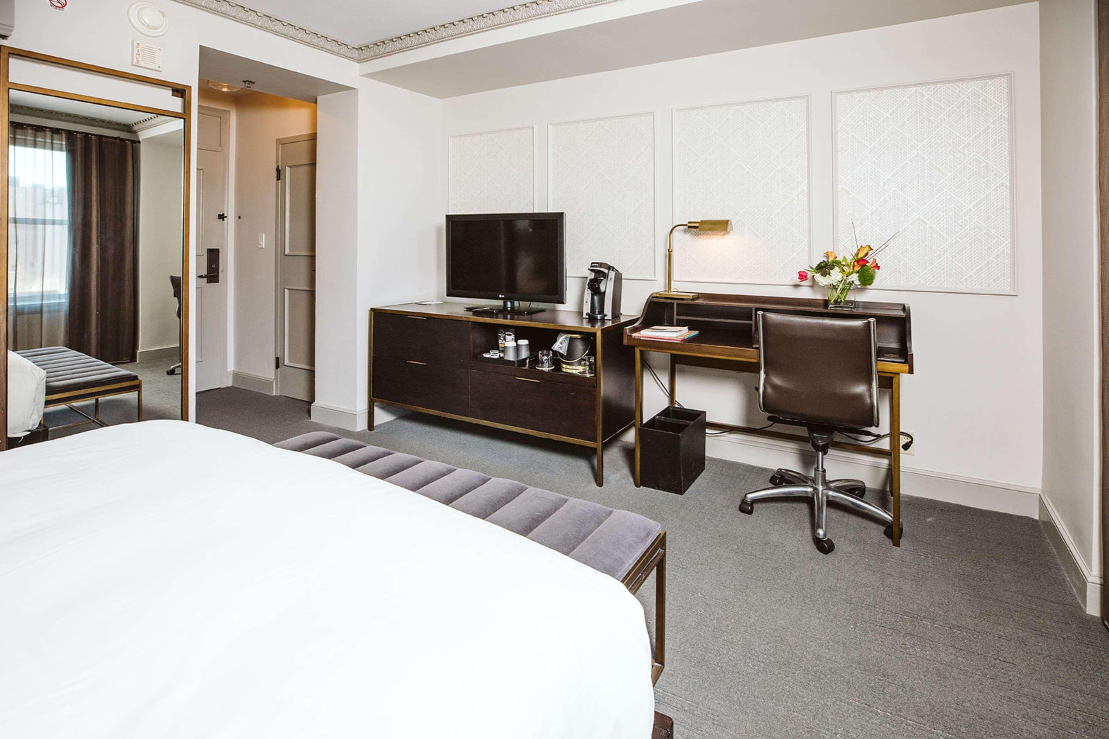 Hotel Phillips Kansas City, Curio Collection By Hilton Luaran gambar