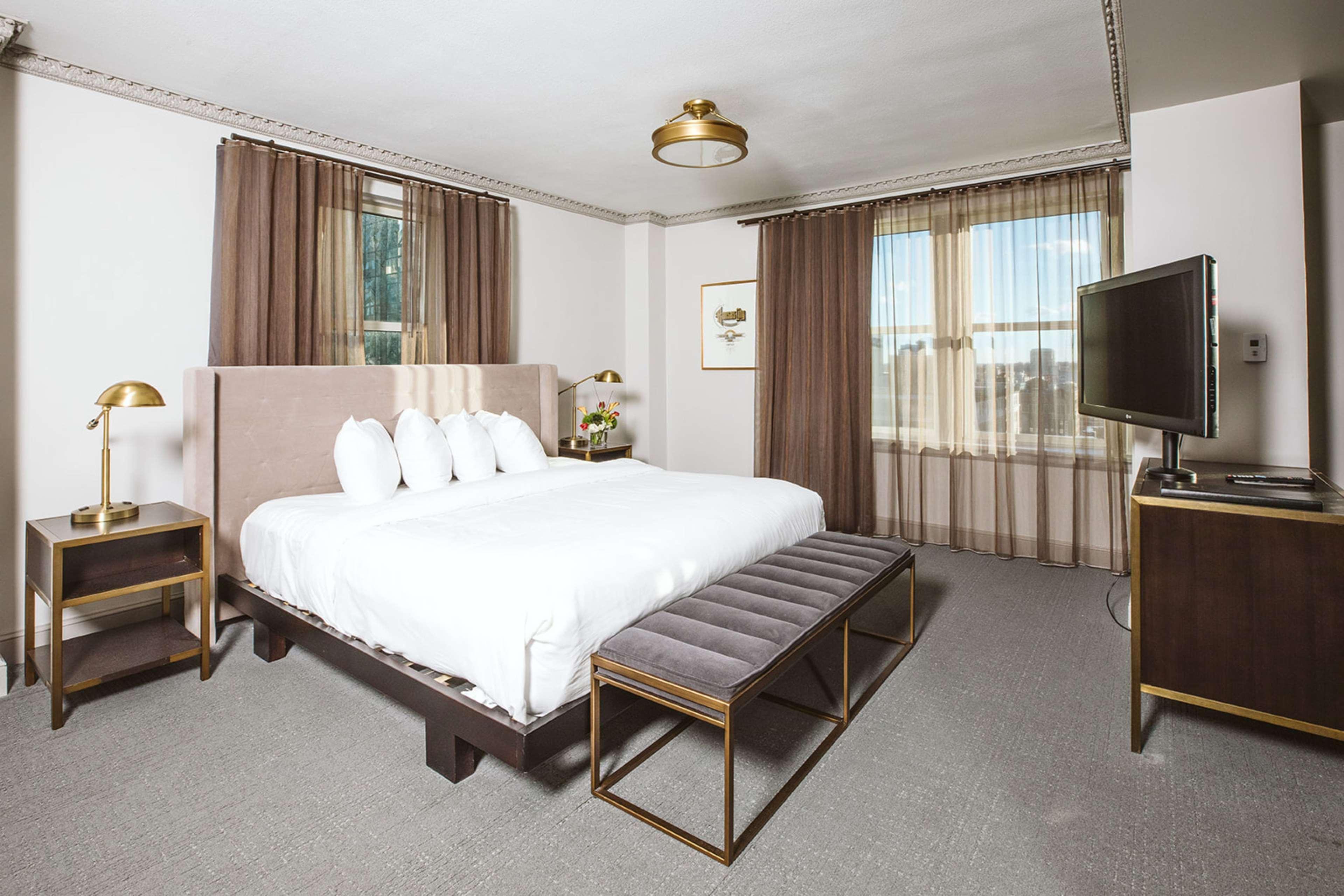 Hotel Phillips Kansas City, Curio Collection By Hilton Luaran gambar